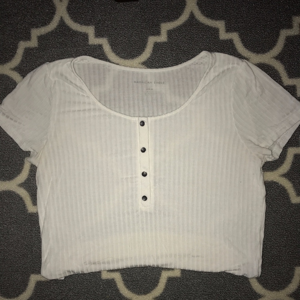 White American Eagle cropped t shirt (M)